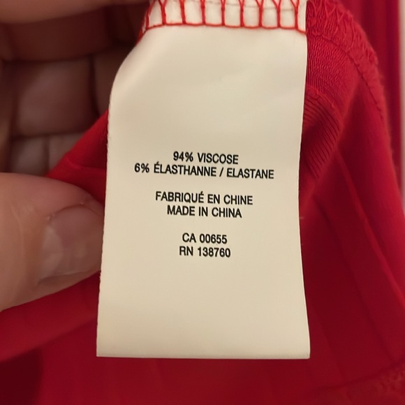 💕4 for $10- Reitmans ribbed scoop neck shirt - Picture 4 of 7